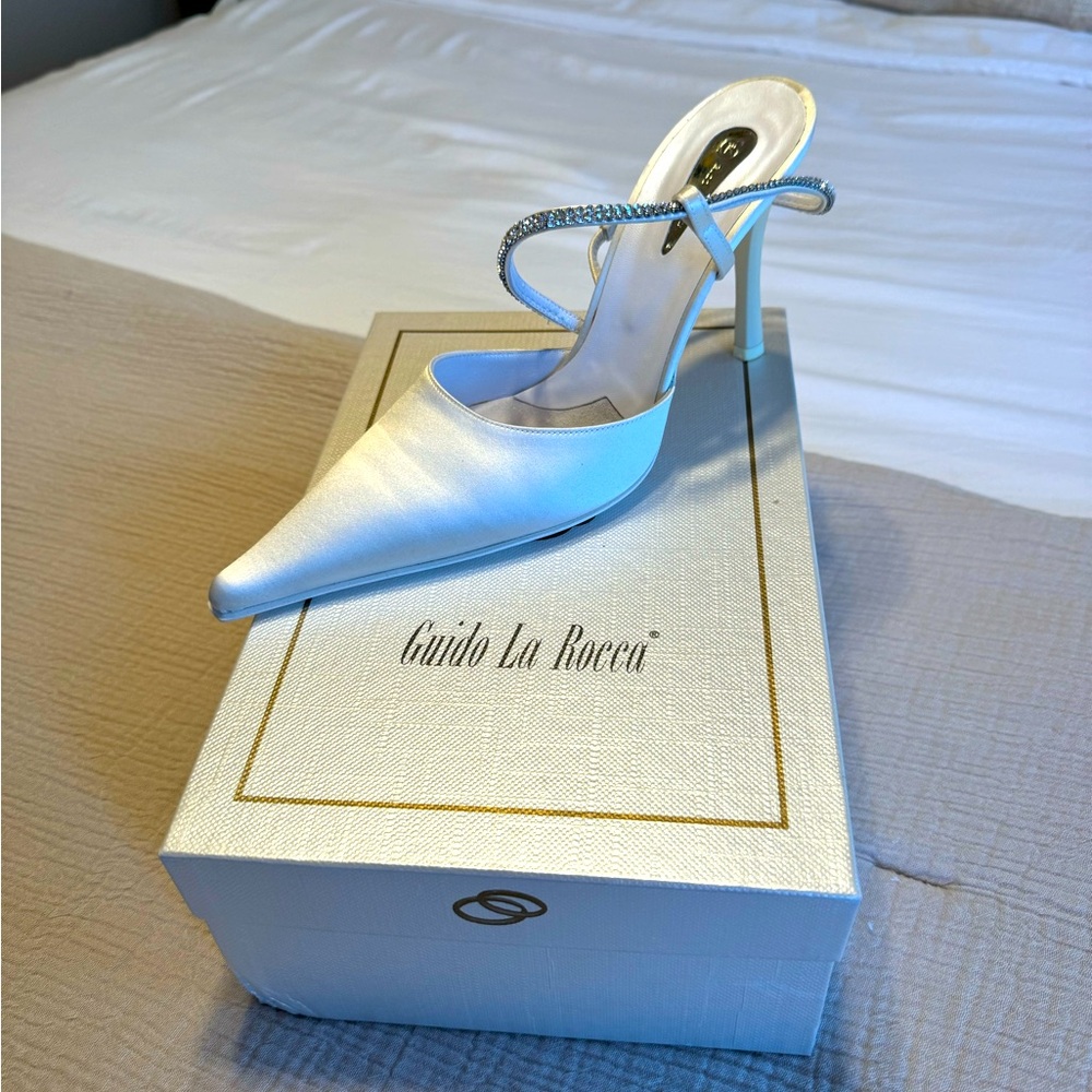 White heel